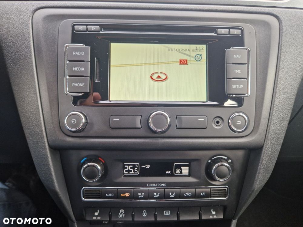 Skoda RAPID 1.6 TDI DSG Ambition - 12
