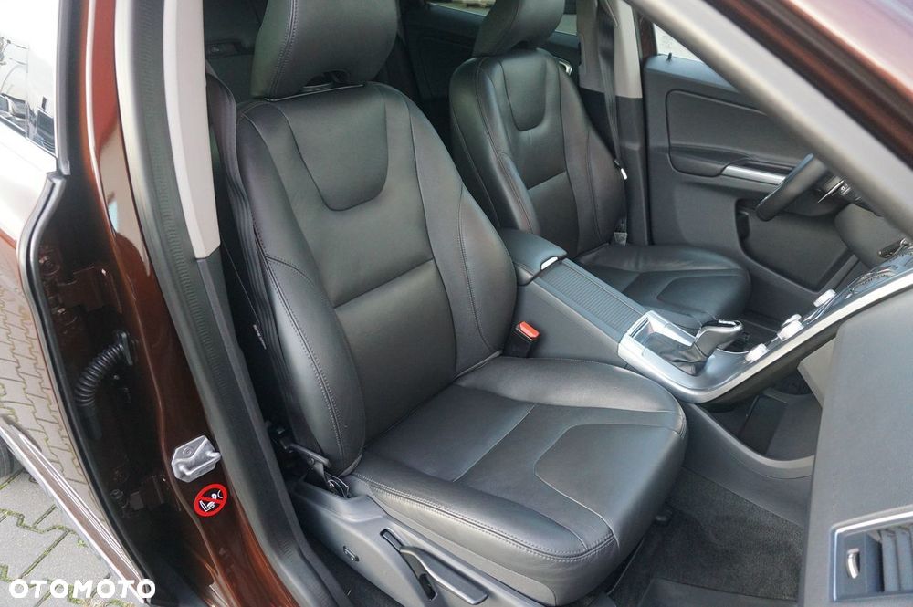Volvo XC 60 D4 Geartronic Summum - 19