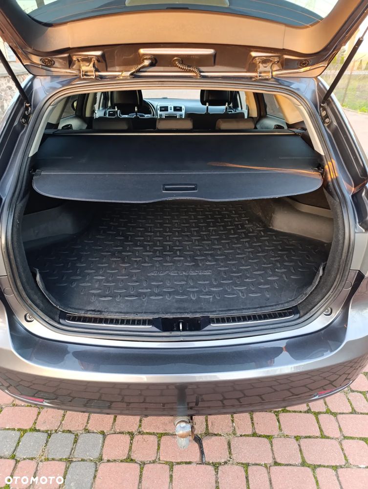 Toyota Avensis Combi 2.0 D-4D - 18