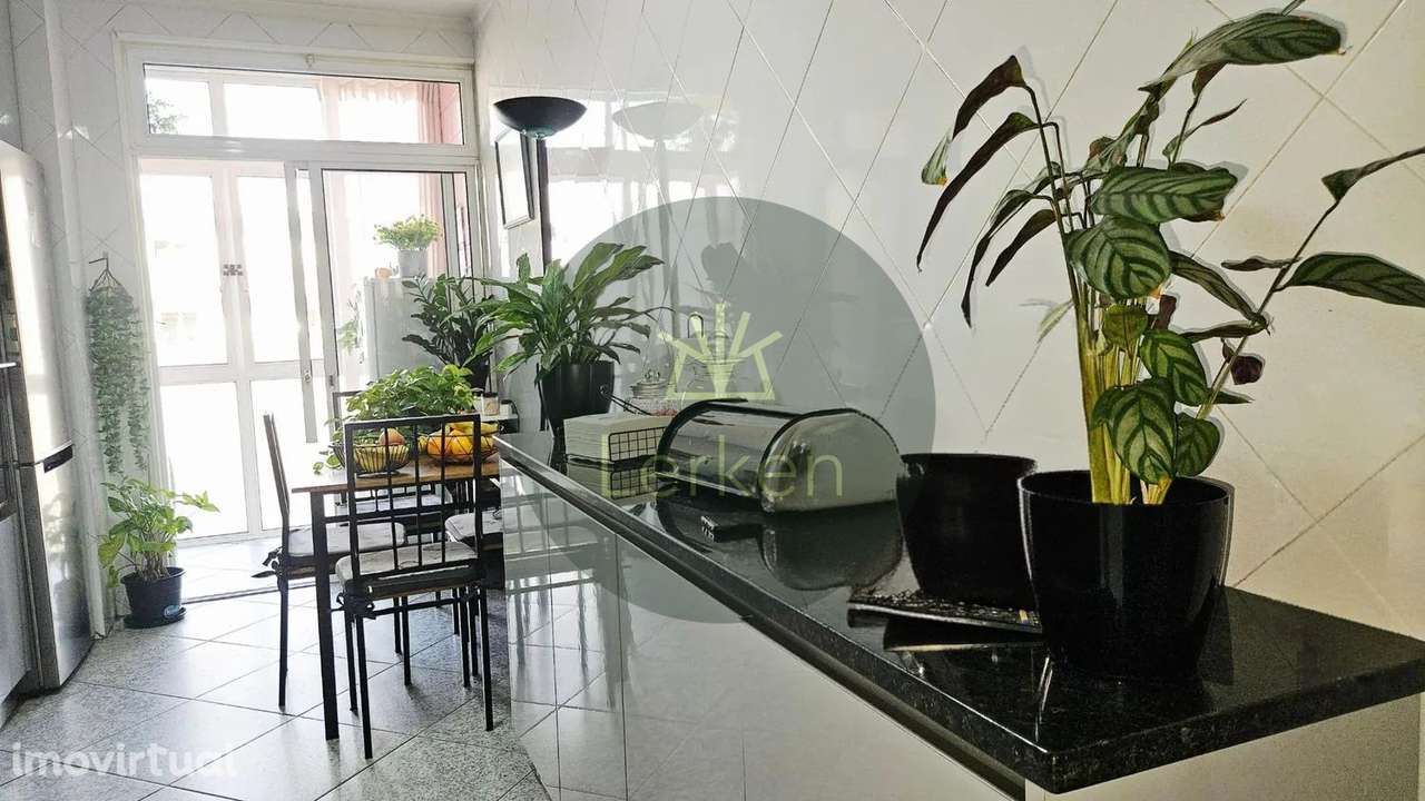 T2 junto ao centro de Guimarães | Cozinha renovada, garagem e elevador - Grande imagem: 3/16