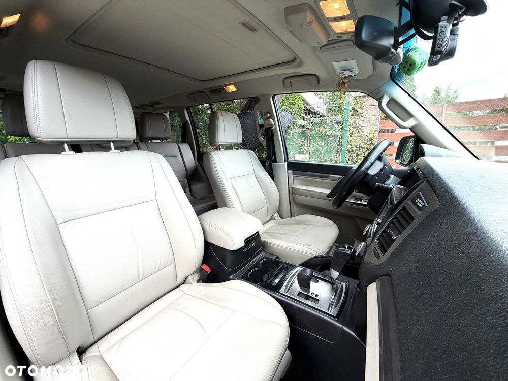 Mitsubishi Pajero - 3