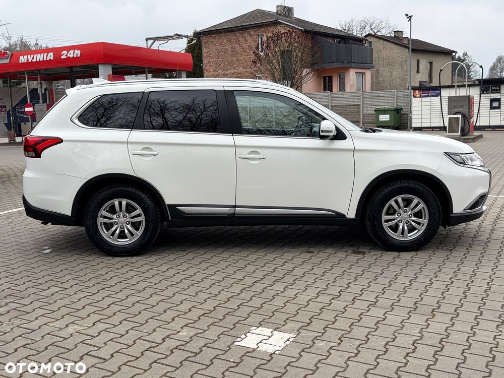Mitsubishi Outlander 2.0 2WD Invite - 25