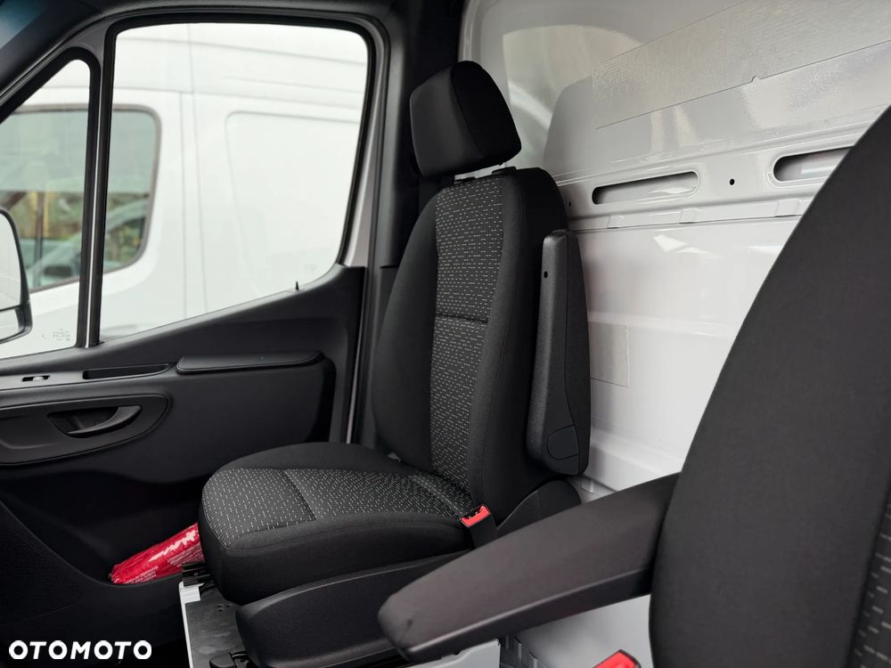 Mercedes-Benz Sprinter 319CDI - 8