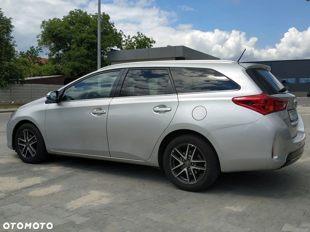 Toyota Auris 1.6 Valvematic Edition - 4