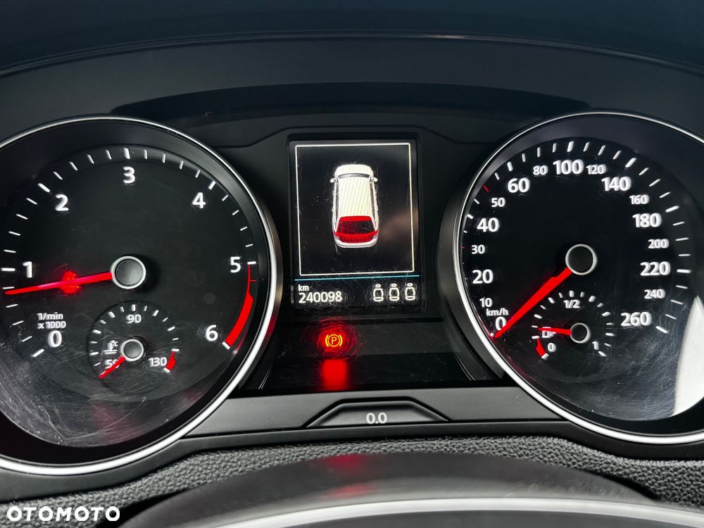 Volkswagen Passat 1.6 TDI (BlueMotion Technology) Comfortline - 27