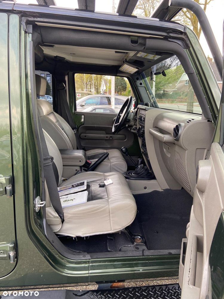 Jeep Wrangler - 16