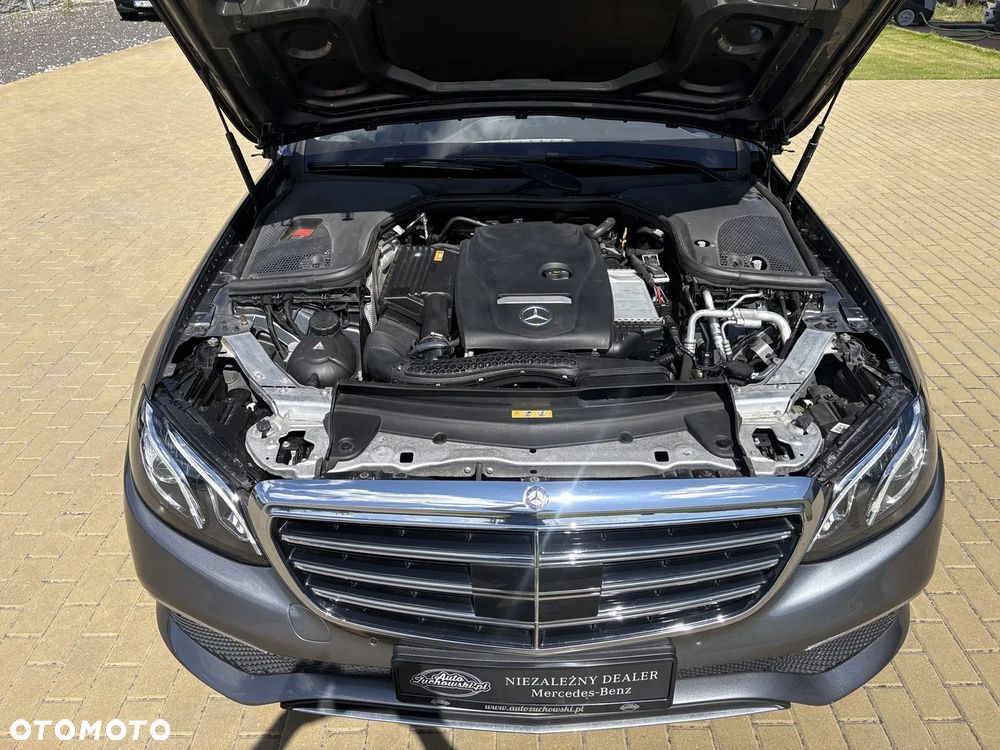 Mercedes-Benz Klasa E 250 9G-TRONIC Exclusive - 13