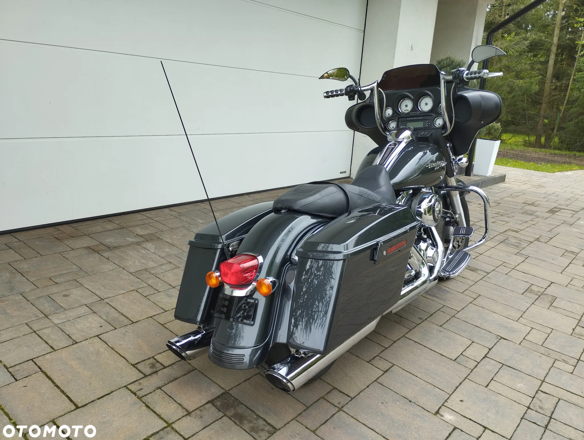 Harley-Davidson Touring Street Glide - 11