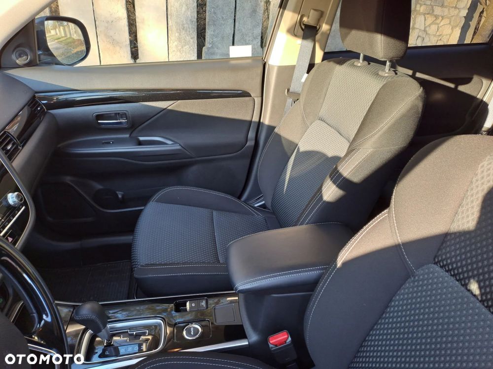 Mitsubishi Outlander 2.0 Intense + SDA 4WD CVT - 13