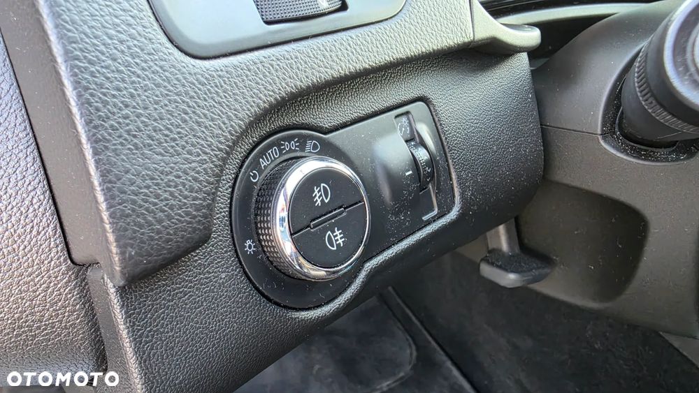 Opel Insignia - 23