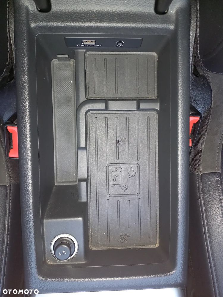 Audi A4 Avant 2.0 TDI S tronic - 32