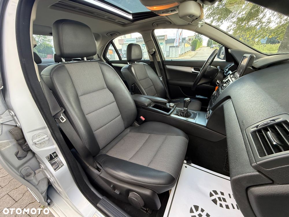 Mercedes-Benz Klasa C 200 Kompressor Avantgarde - 24