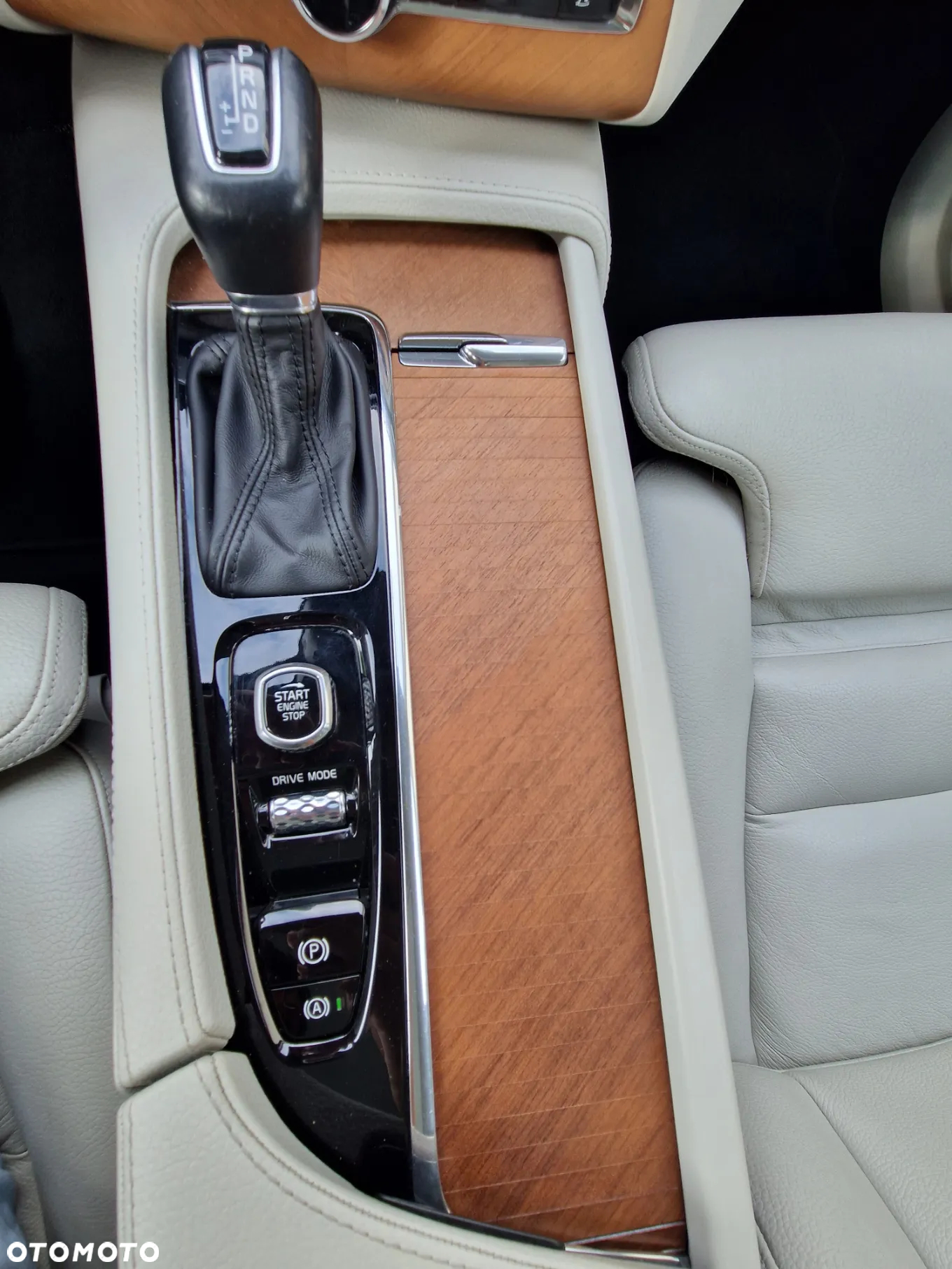 Volvo XC 90 - 30