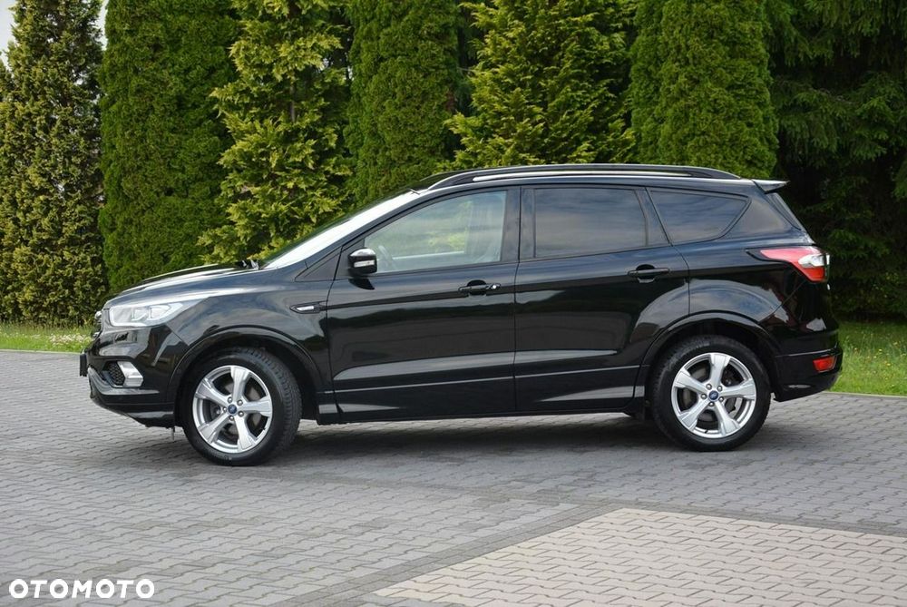 Ford Kuga 1.5 EcoBoost 2x4 ST-Line - 4