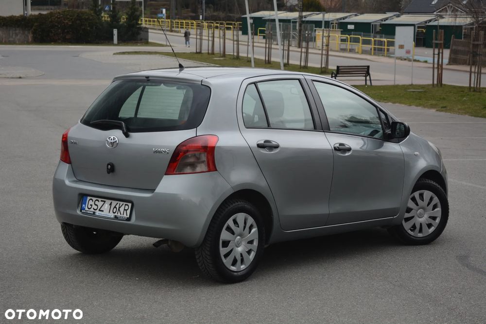 Toyota Yaris - 2