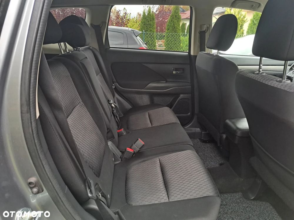 Mitsubishi Outlander 2.2 DI-D 2WD Plus - 16