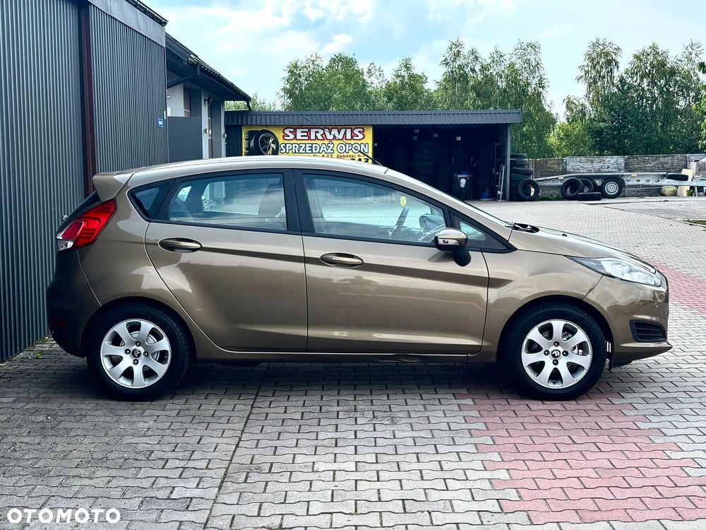 Ford Fiesta 1.25 Ghia - 10