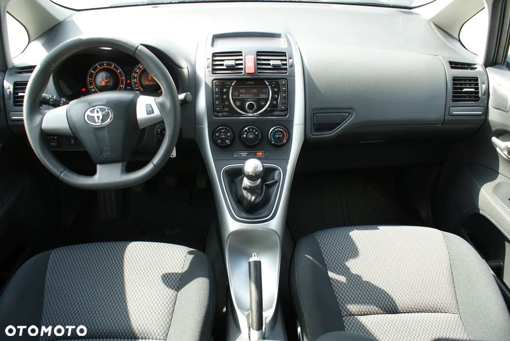 Toyota Auris - 7