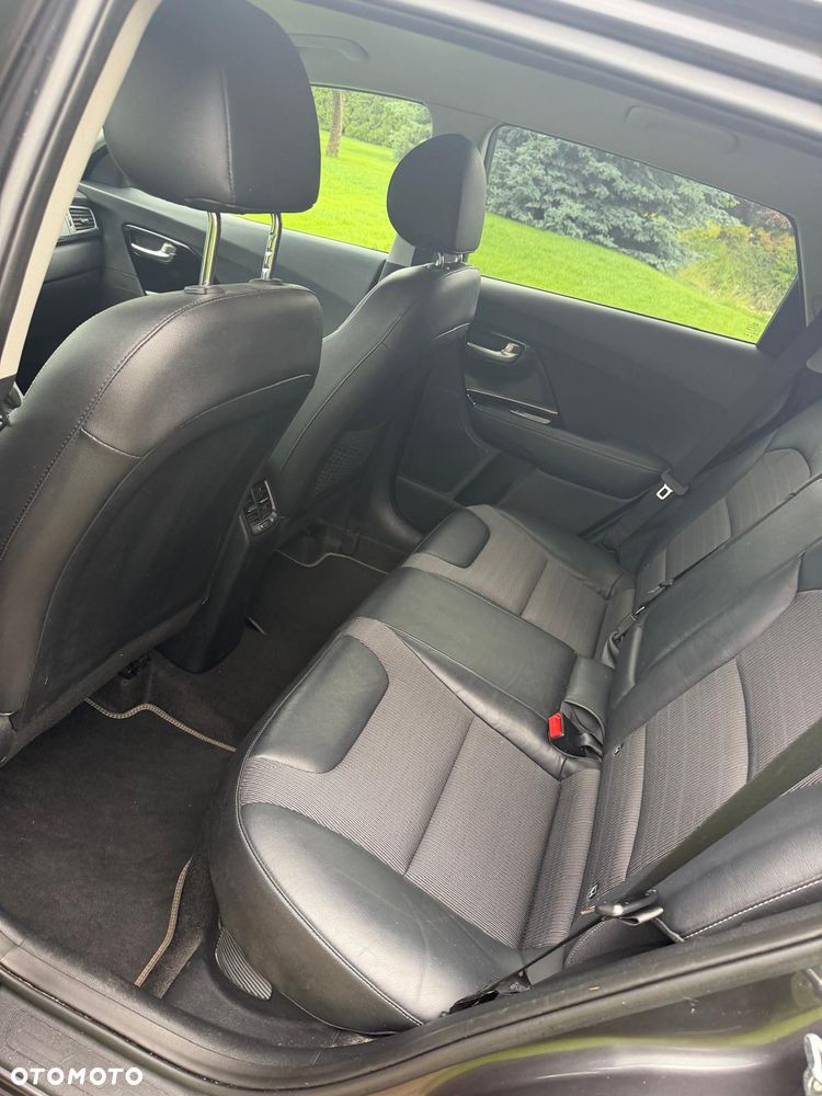 Kia Niro 1.6 GDI Hybrid M - 12