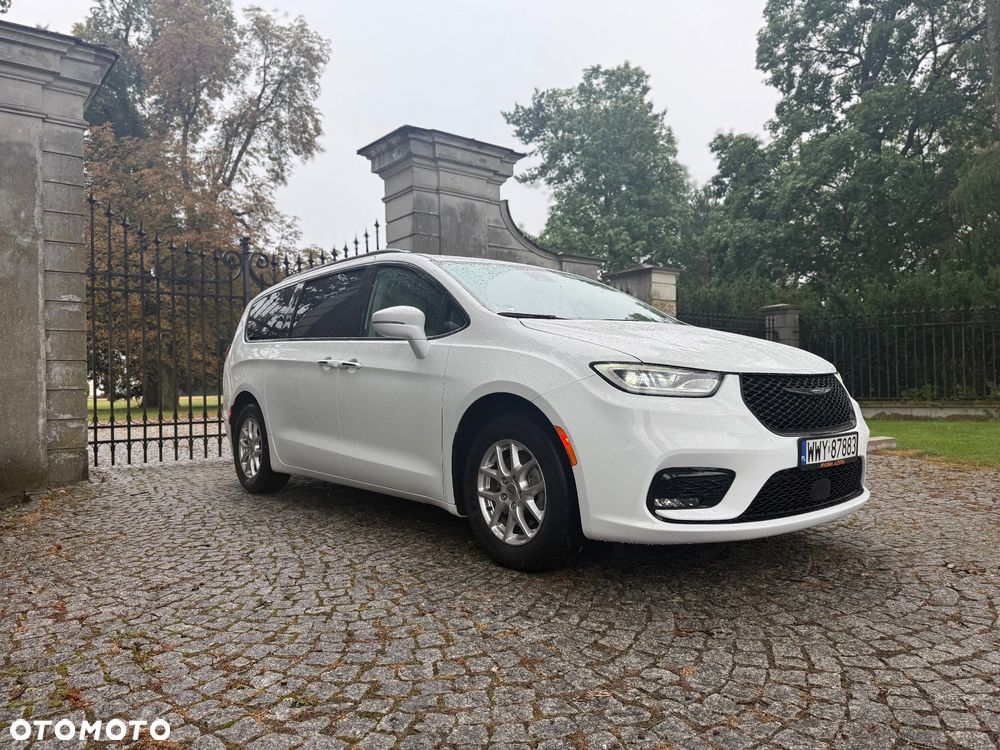 Chrysler Pacifica - 1