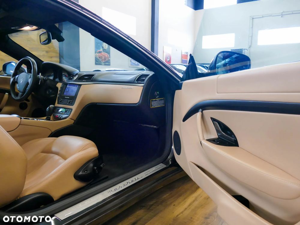 Maserati GranTurismo Automat - 11