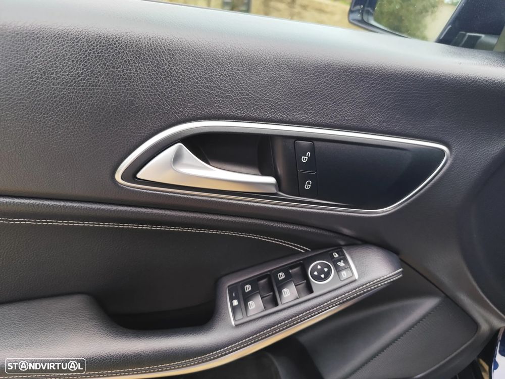 Mercedes-Benz CLA 180 d Shooting Brake - 12