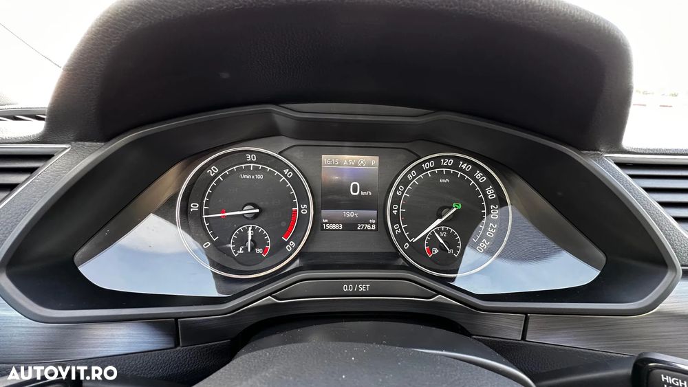 Skoda Superb 2.0 TDI DSG Style - 18