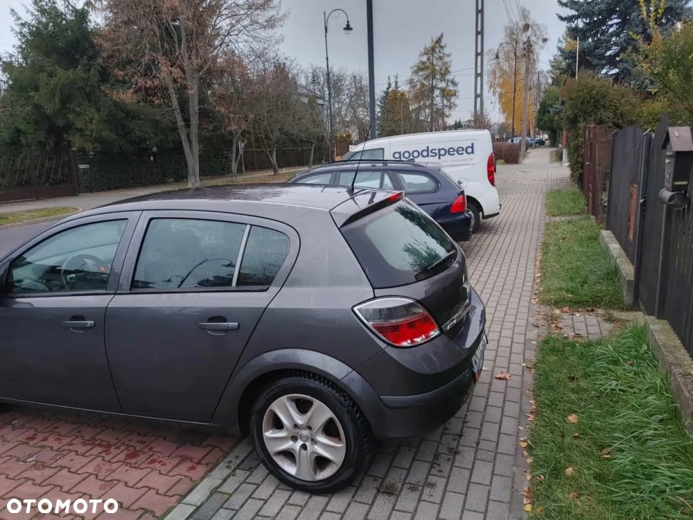 Opel Astra 1.6 - 9