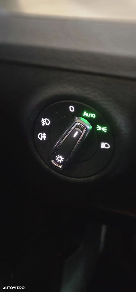 Skoda Superb 2.0 TDI DSG Ambition - 8