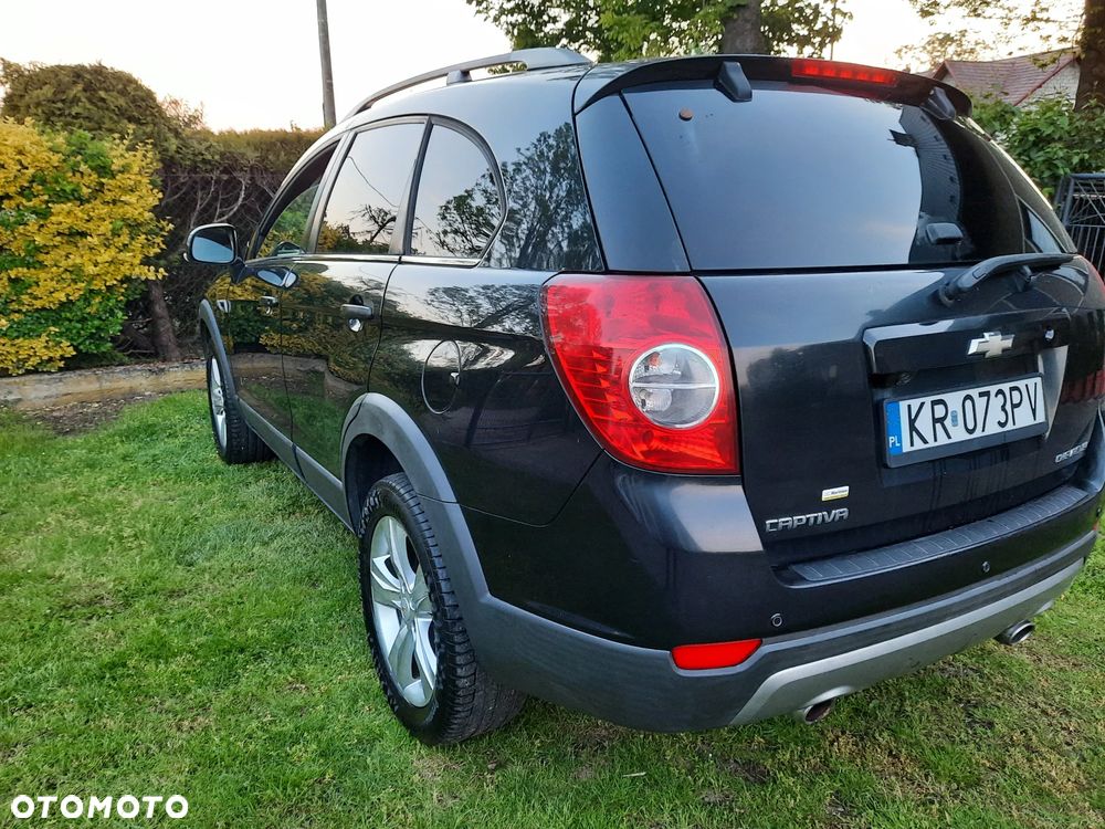Chevrolet Captiva 2.2 D LTZ - 4