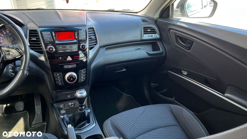 SsangYong/KGM XLV 1.6 Crystal Base - 11
