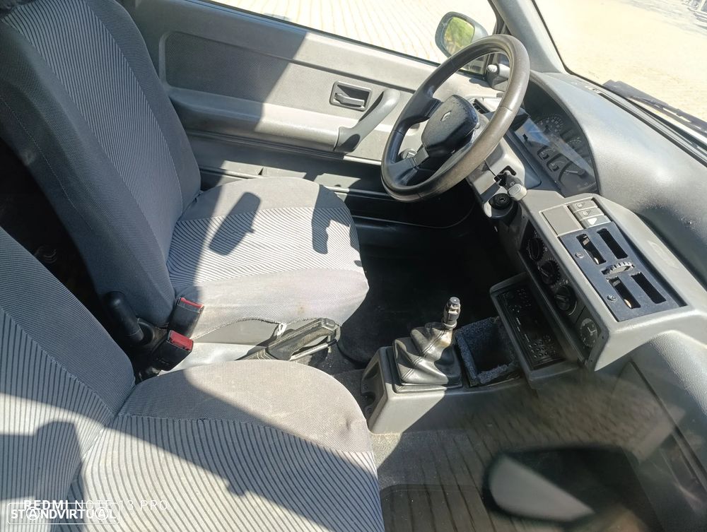 Renault Clio 1.9 RT - 2