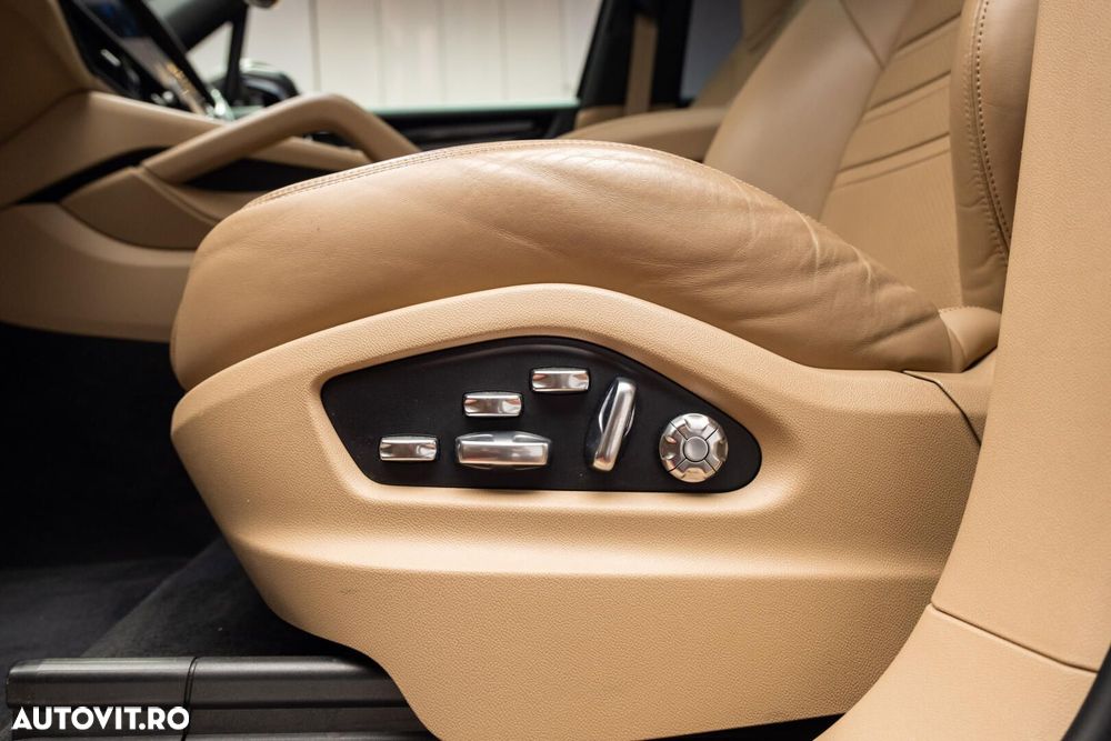 Porsche Cayenne - 20
