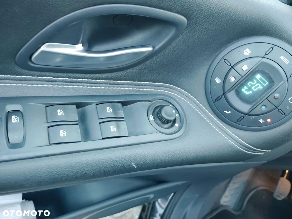 Renault Espace 2.0 dCi Voyage - 11