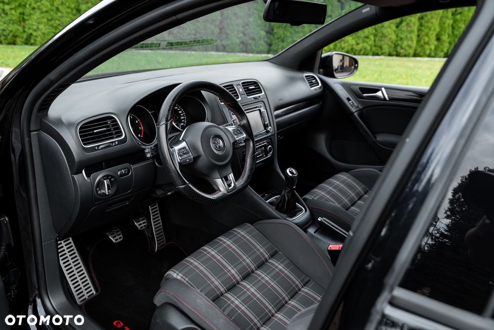 Volkswagen Golf 2.0 GTI - 16