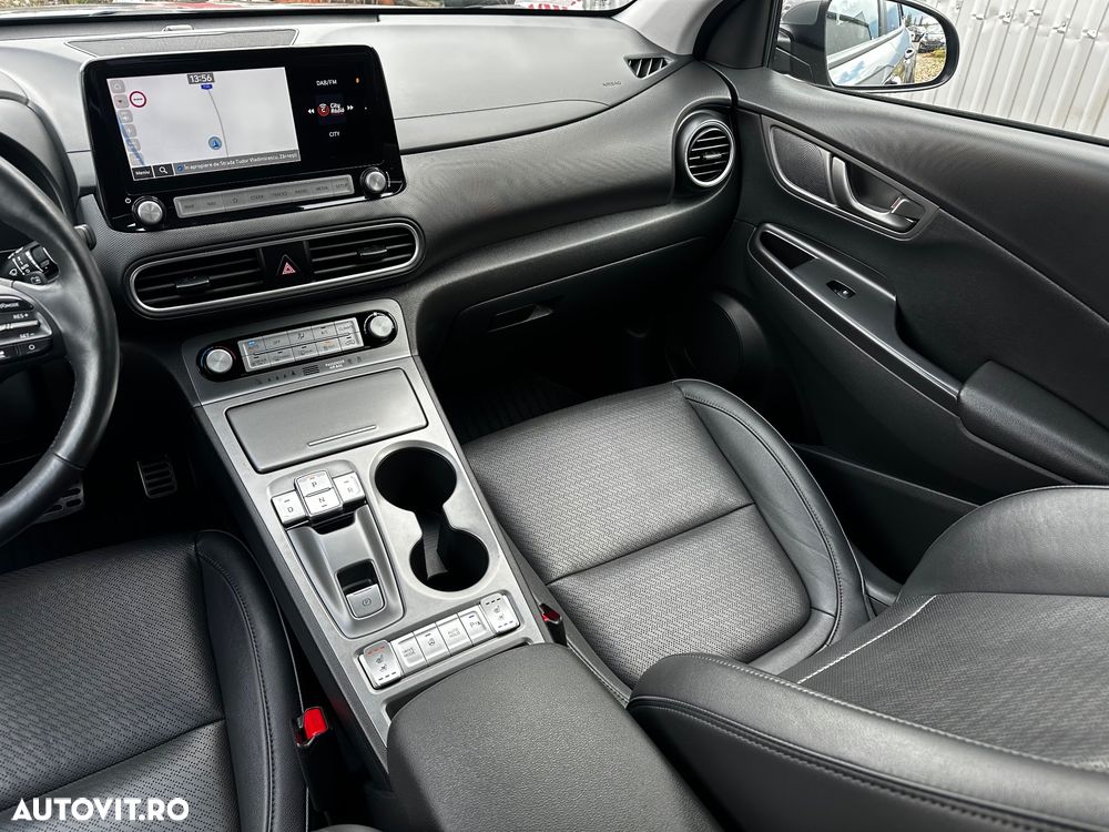 Hyundai KONA EV Premium - 30