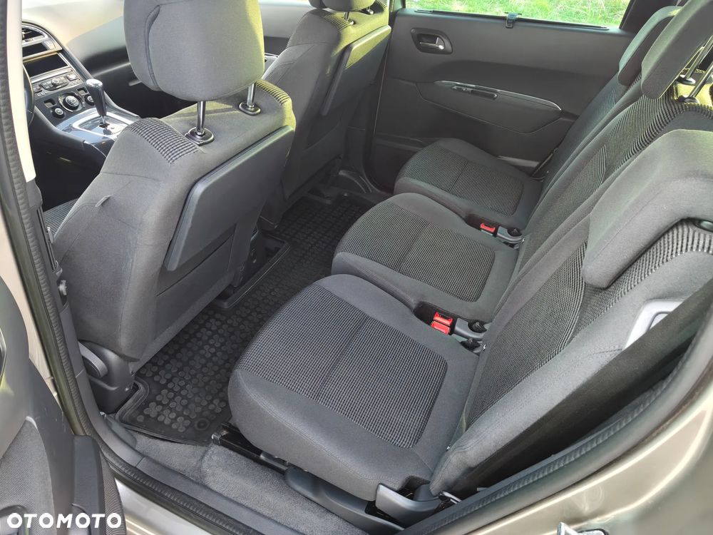 Peugeot 5008 - 15