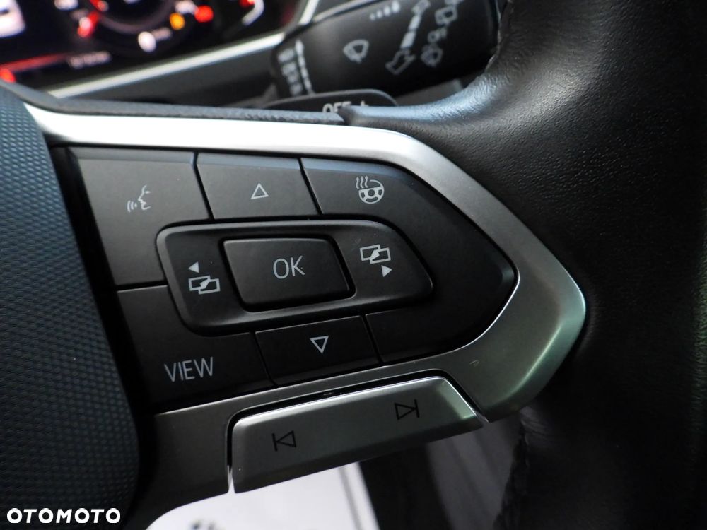 Volkswagen Tiguan - 32