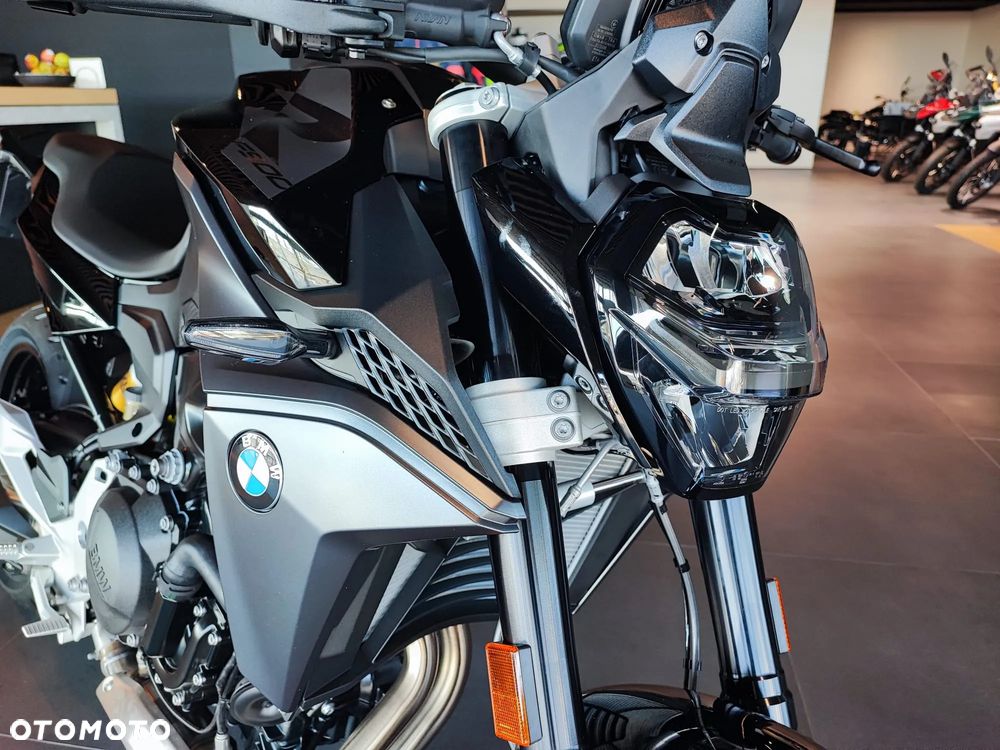BMW F - 9