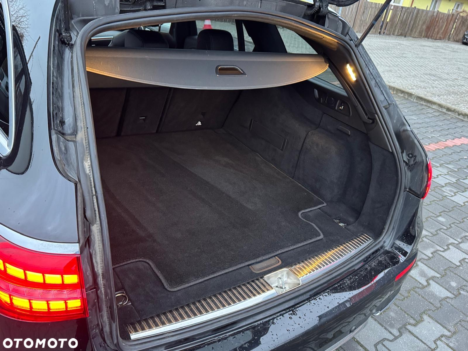 Mercedes-Benz Klasa E 200 4-Matic AMG/Avantgarde - 17