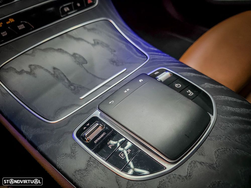 Mercedes-Benz E 300 de 9G-TRONIC AMG Line - 48