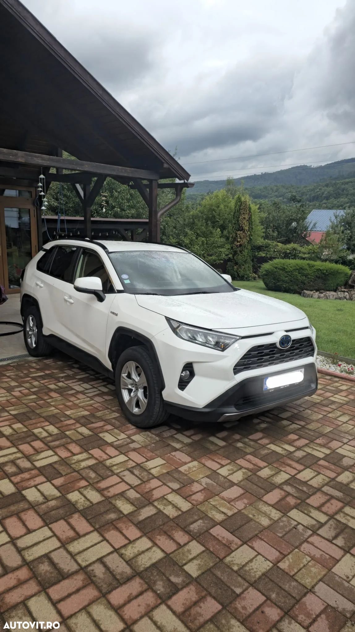 Toyota RAV4 - 1