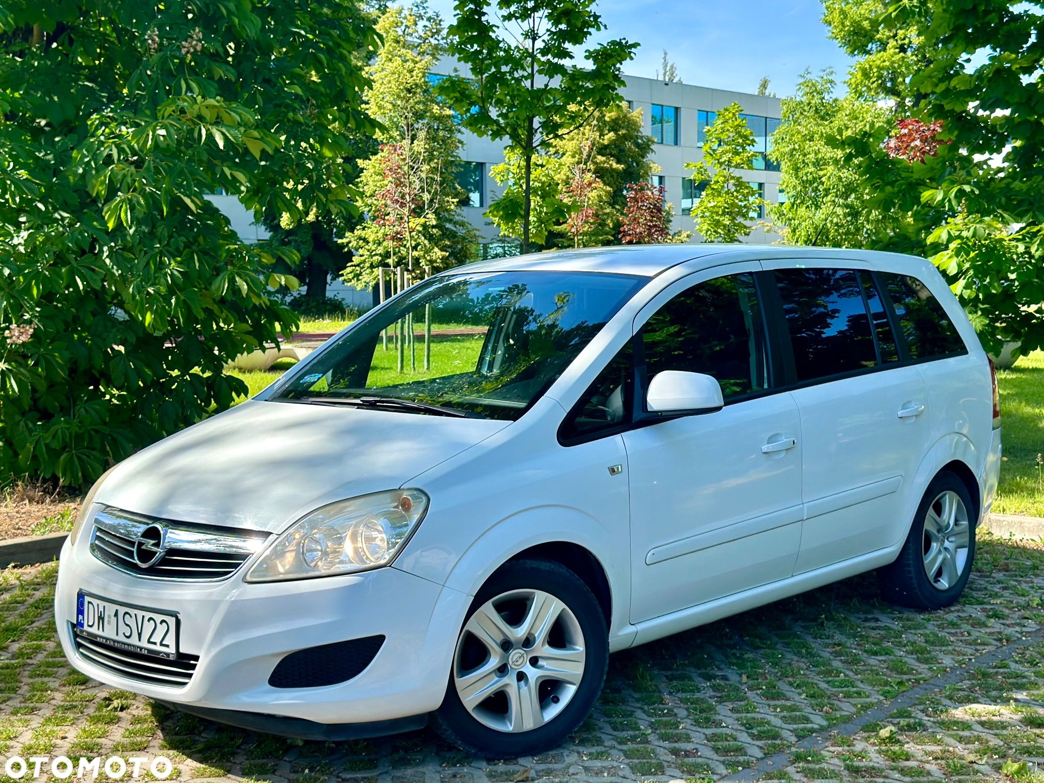 Opel Zafira 1.8 Family Plus - 1