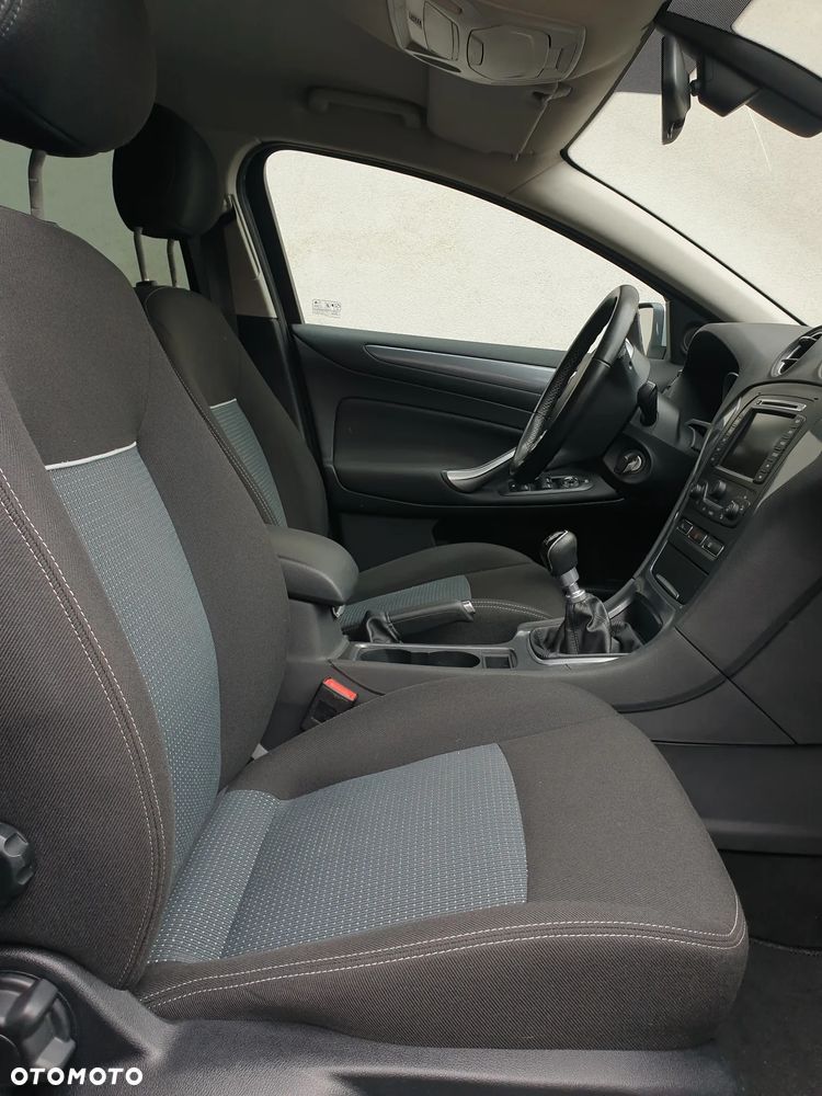 Ford Mondeo 2.0 TDCi Titanium X - 32