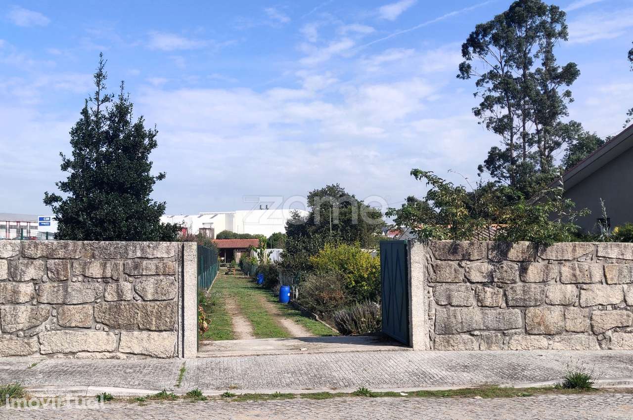 Terreno para construção com 2020 m² no Castelo da Maia - Grande imagem: 3/26