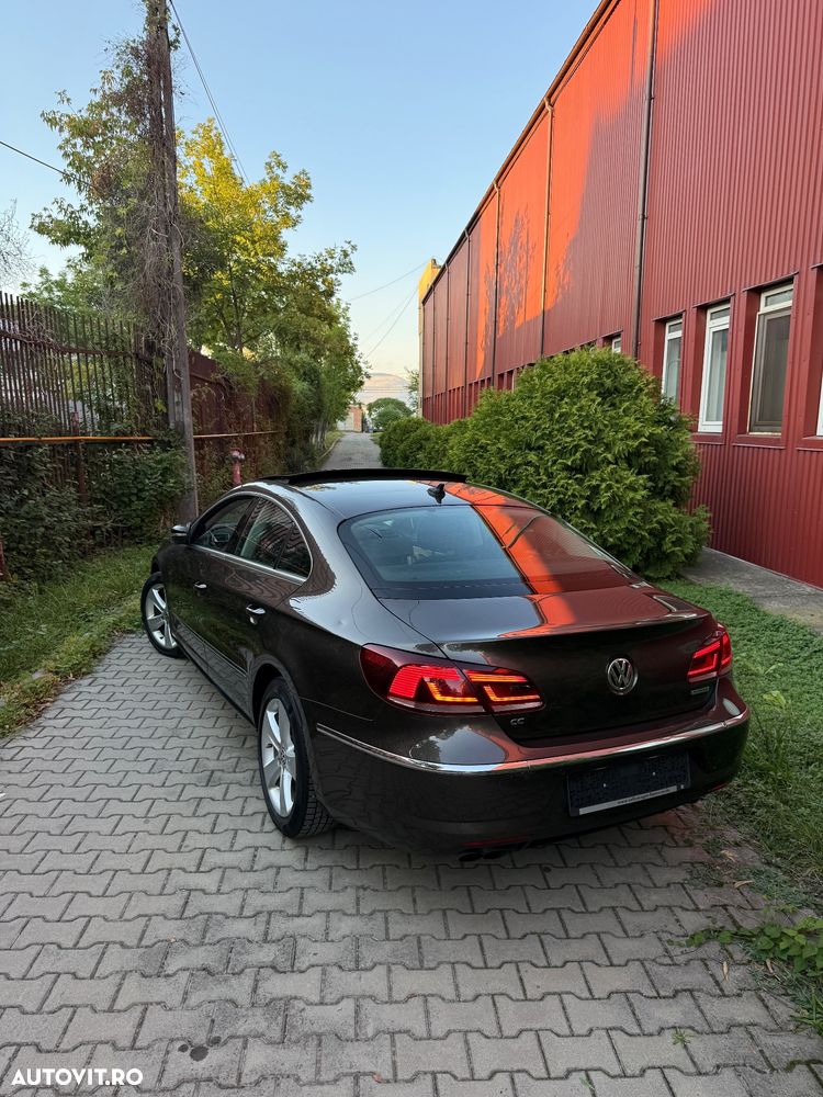 Volkswagen Passat 2.0 TDI BlueMotion Tehnology DSG Highline - 13