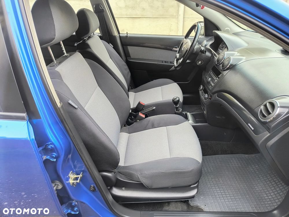 Chevrolet Aveo 1.4 LT - 30
