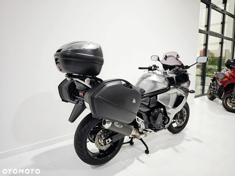 Suzuki GSX - 10