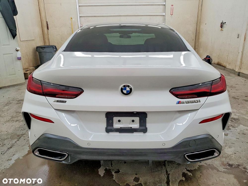 BMW Seria 8 - 5