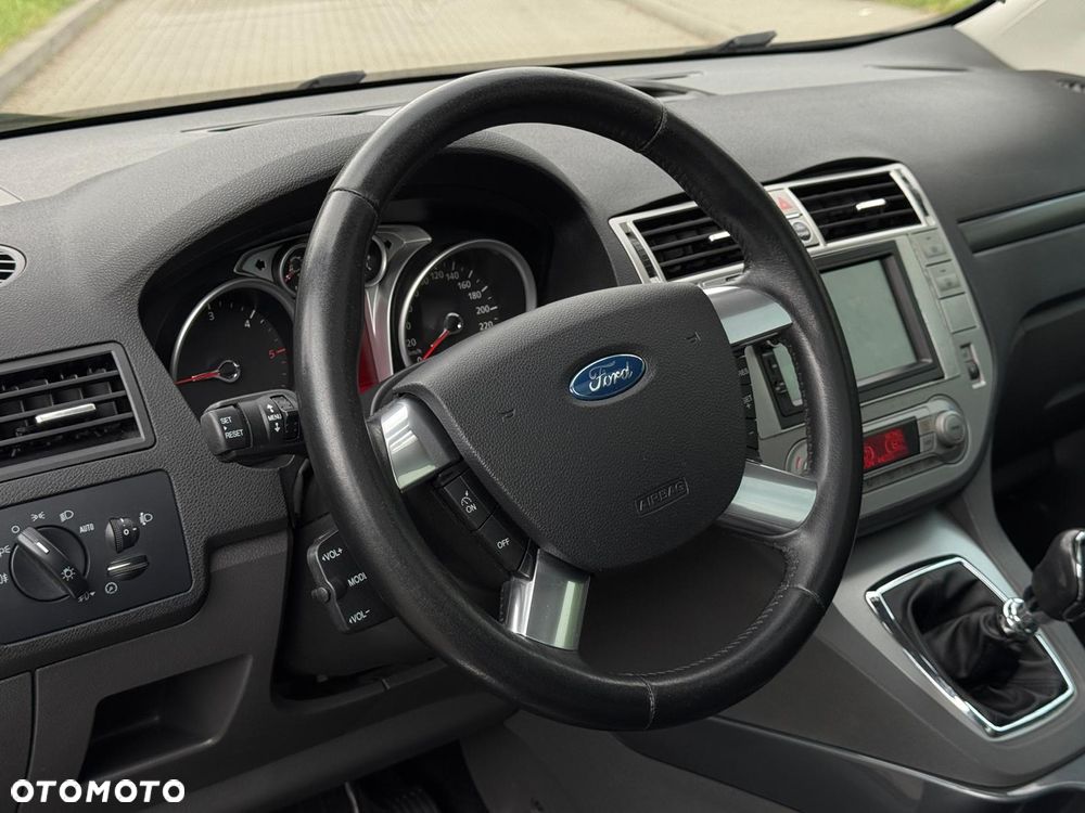 Ford Kuga 2.0 TDCi 2x4 Titanium - 19